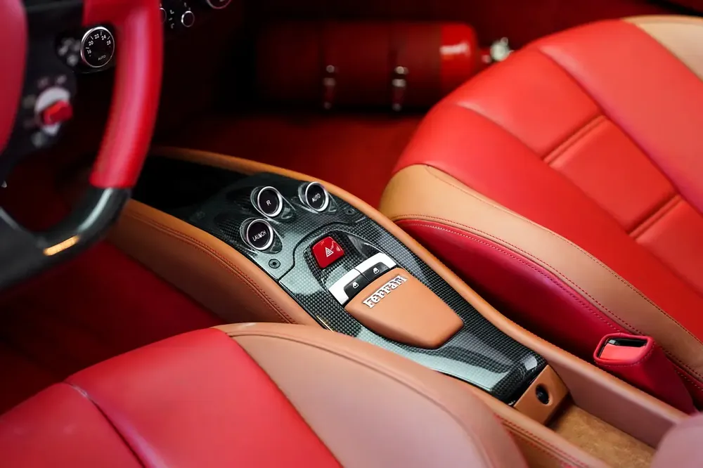 TWO TONE INTERIPR | GCC | LOW MILEAGE | 458 ITALIA - Image 10