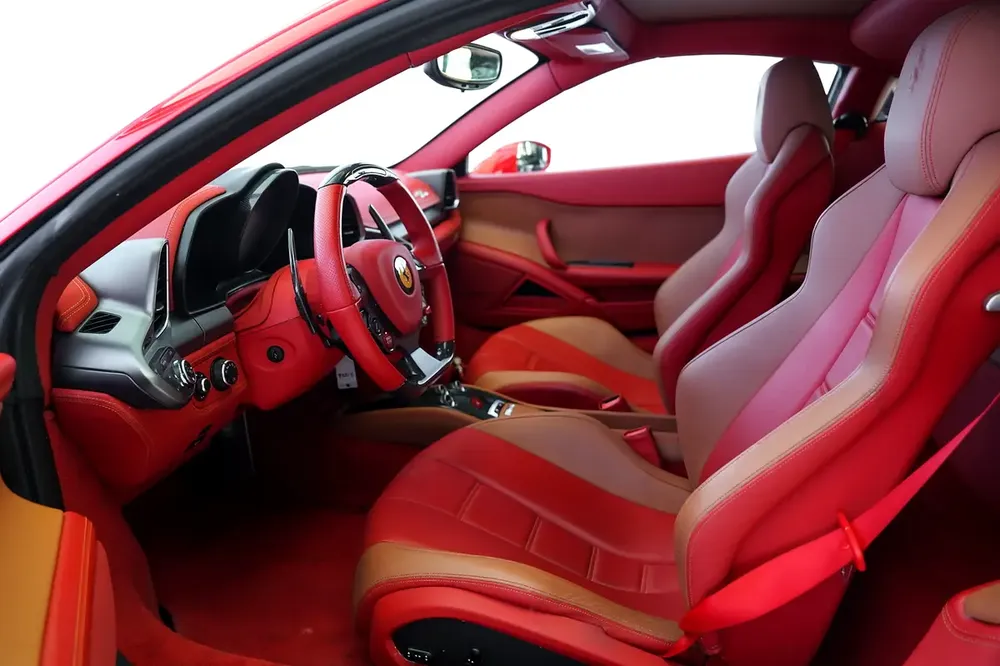 TWO TONE INTERIPR | GCC | LOW MILEAGE | 458 ITALIA - Image 8