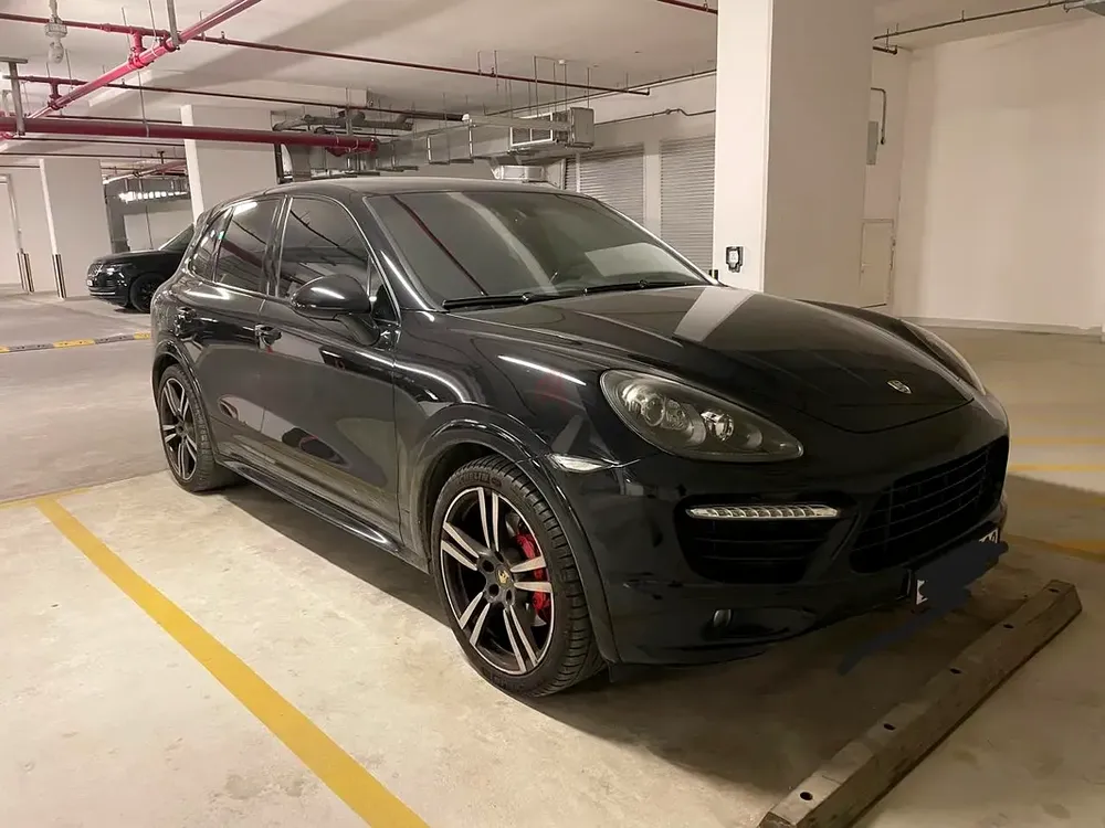 Porsche Cayenne GTS 2013 - GCC Specs - Great Condition - Image 4