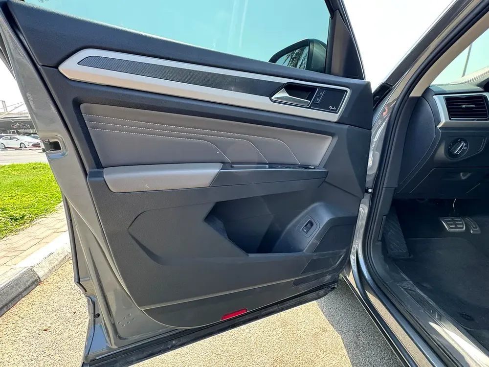 2021 Volkswagen Teramont 4MOTION - Excellent Condition - American Specs - Image 9