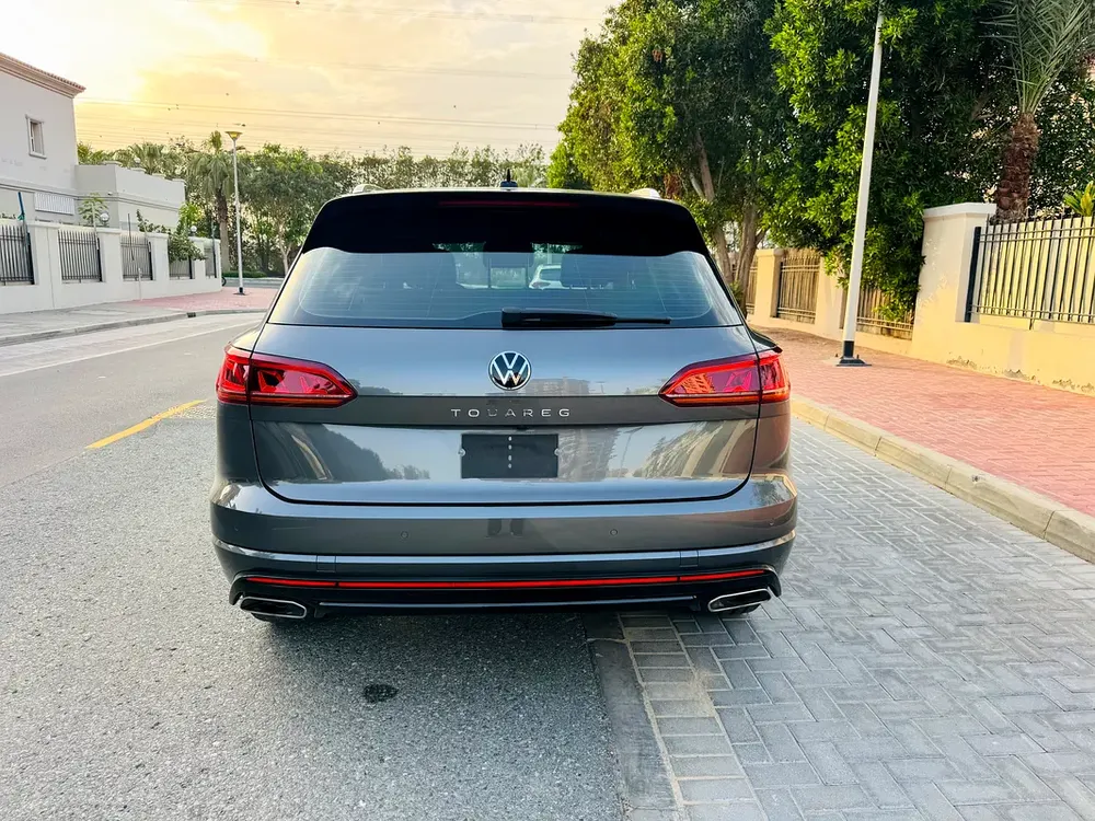 Volkswagen Touareg R-Line 2021 | Full Option | GCC | Volkswagen Warranty Top Condition - Image 10
