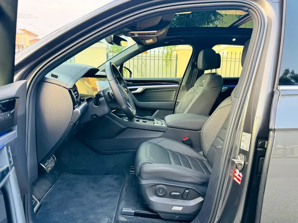 Volkswagen Touareg R-Line 2021 | Full Option | GCC | Volkswagen Warranty Top Condition - Image 13