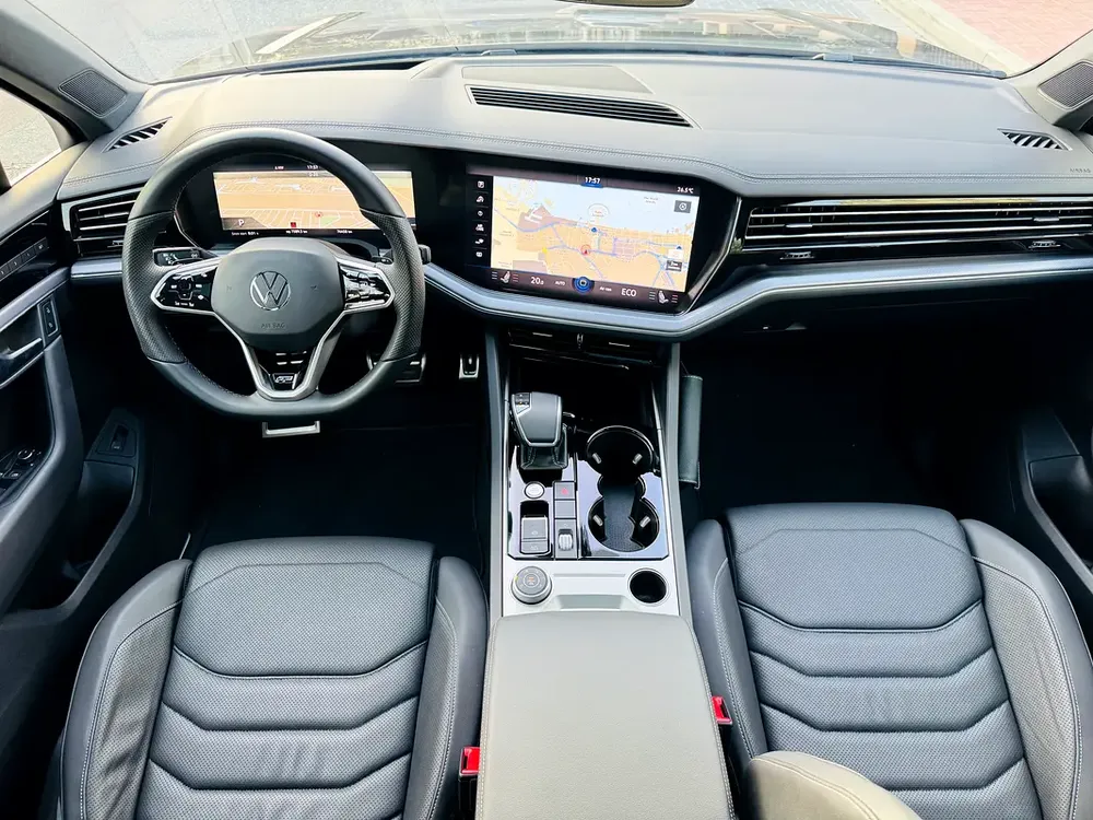 Volkswagen Touareg R-Line 2021 | Full Option | GCC | Volkswagen Warranty Top Condition - Image 17