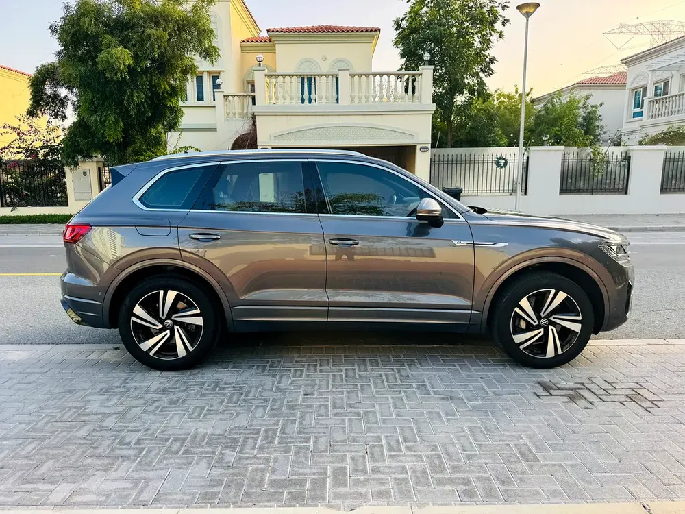 Volkswagen Touareg R-Line 2021 | Full Option | GCC | Volkswagen Warranty Top Condition - Image 4