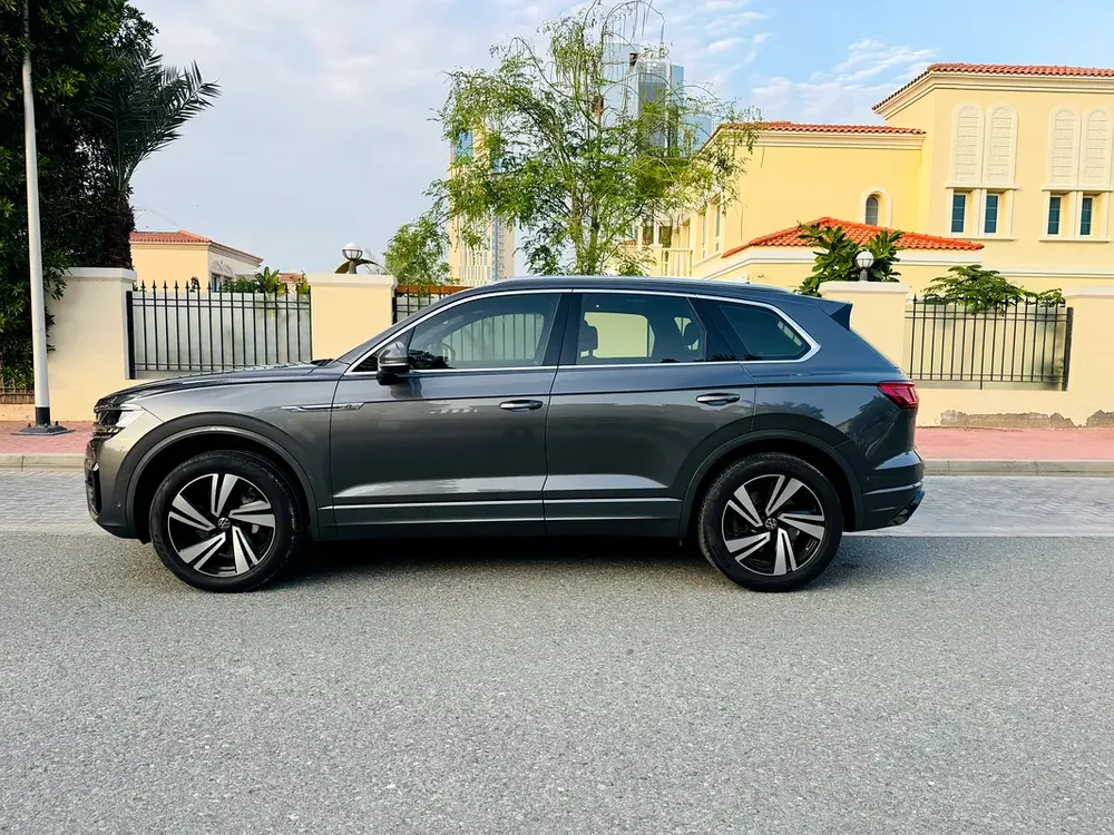 Volkswagen Touareg R-Line 2021 | Full Option | GCC | Volkswagen Warranty Top Condition - Image 6