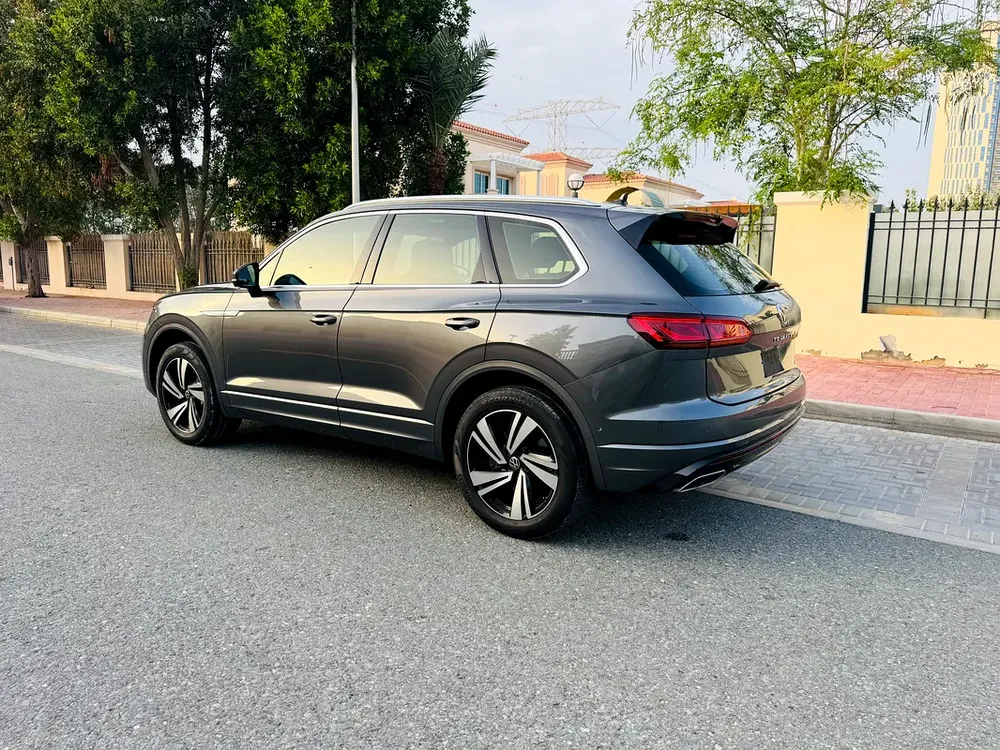 Volkswagen Touareg R-Line 2021 | Full Option | GCC | Volkswagen Warranty Top Condition - Image 9