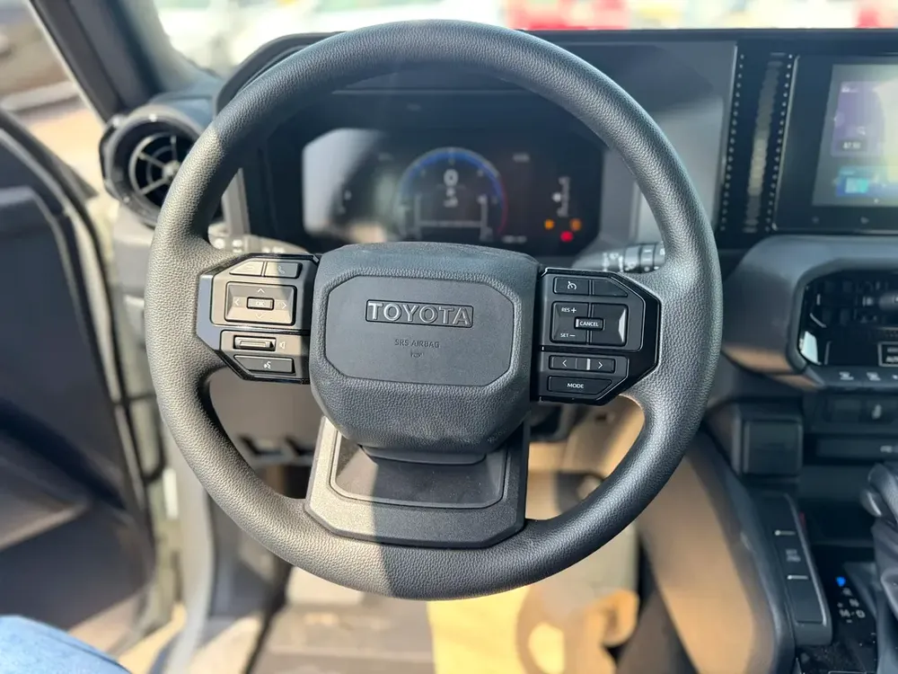 TOYOTA PRADO 2024 GCC 2.8L BASIC - Image 8