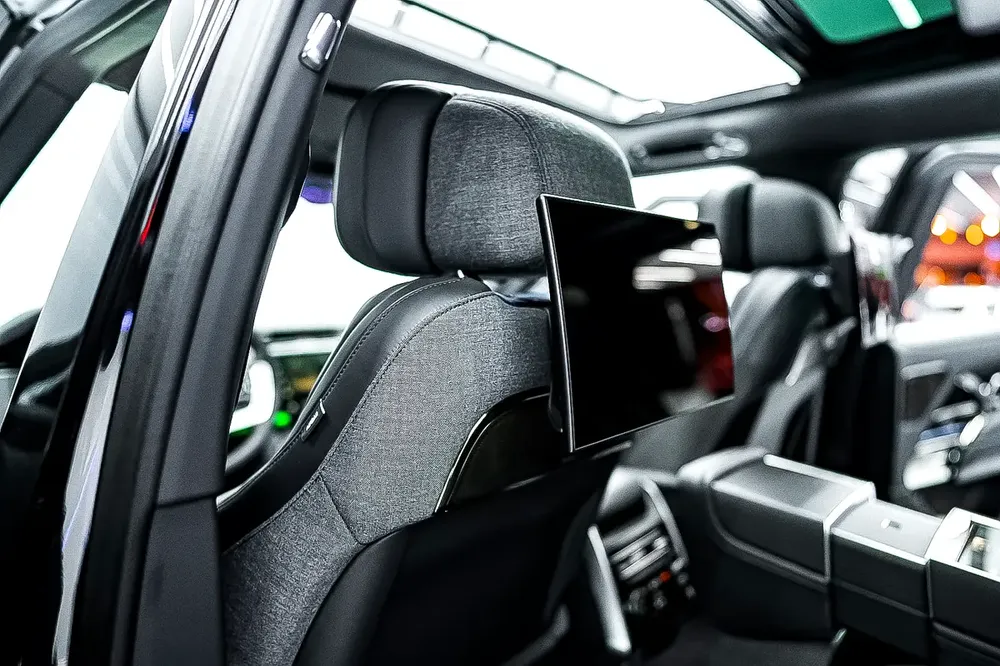 2023 RANGE ROVER SV P530 | REAR TVS | LEG REST TWO TONE INTERIOR | GCC | - Image 14