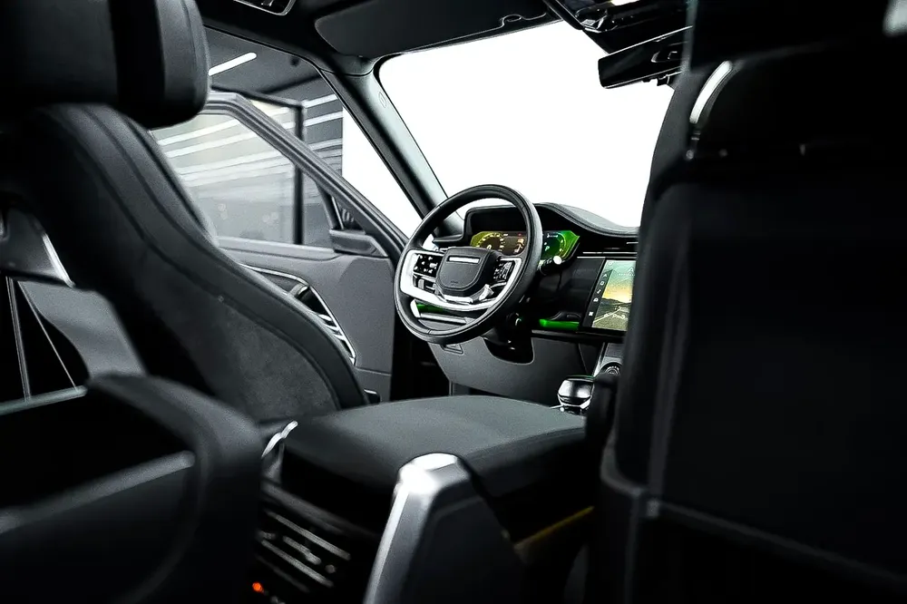 2023 RANGE ROVER SV P530 | REAR TVS | LEG REST TWO TONE INTERIOR | GCC | - Image 16