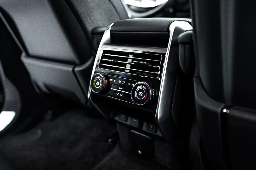 2023 RANGE ROVER SV P530 | REAR TVS | LEG REST TWO TONE INTERIOR | GCC | - Image 17