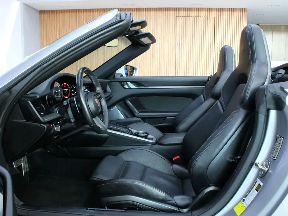 2021 Porsche 911 Carrera S - with warranty - Image 11