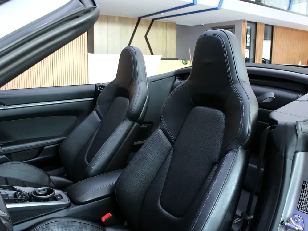 2021 Porsche 911 Carrera S - with warranty - Image 13