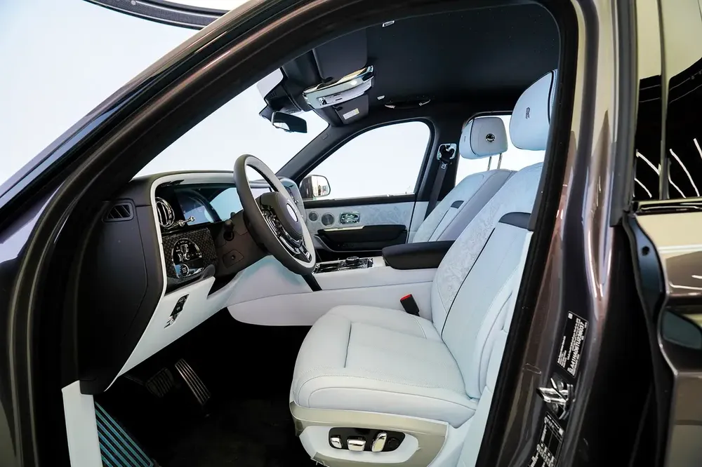 4 YEAR WARRANTY AND SERVICE | DUALITY SEATS | REAR ENTERTAINMENT | STARLIGHT - Image 9