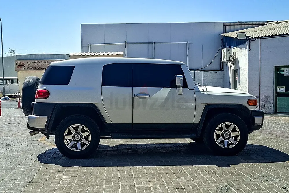 AED 1746/month | 2020 Toyota FJ Cruiser  | GCC Specs | Ref#476415 - Image 4