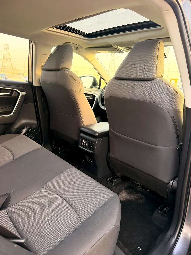 2019 Toyota RAV4 XLE Premium -Well Maintained 4X4 - Image 10