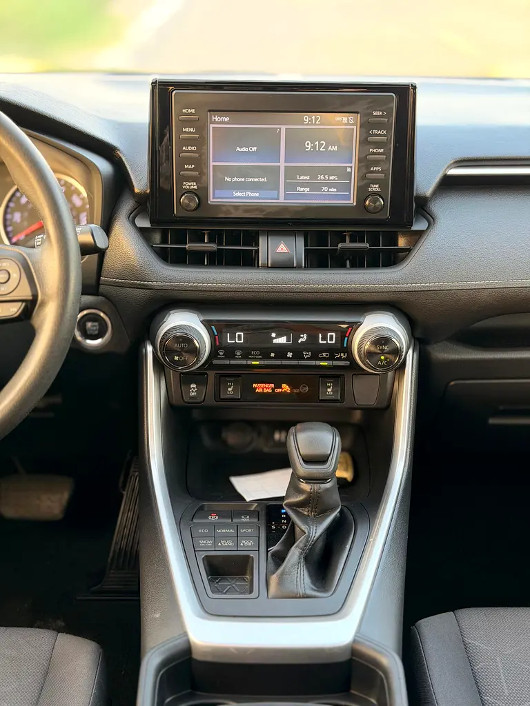 2019 Toyota RAV4 XLE Premium -Well Maintained 4X4 - Image 12