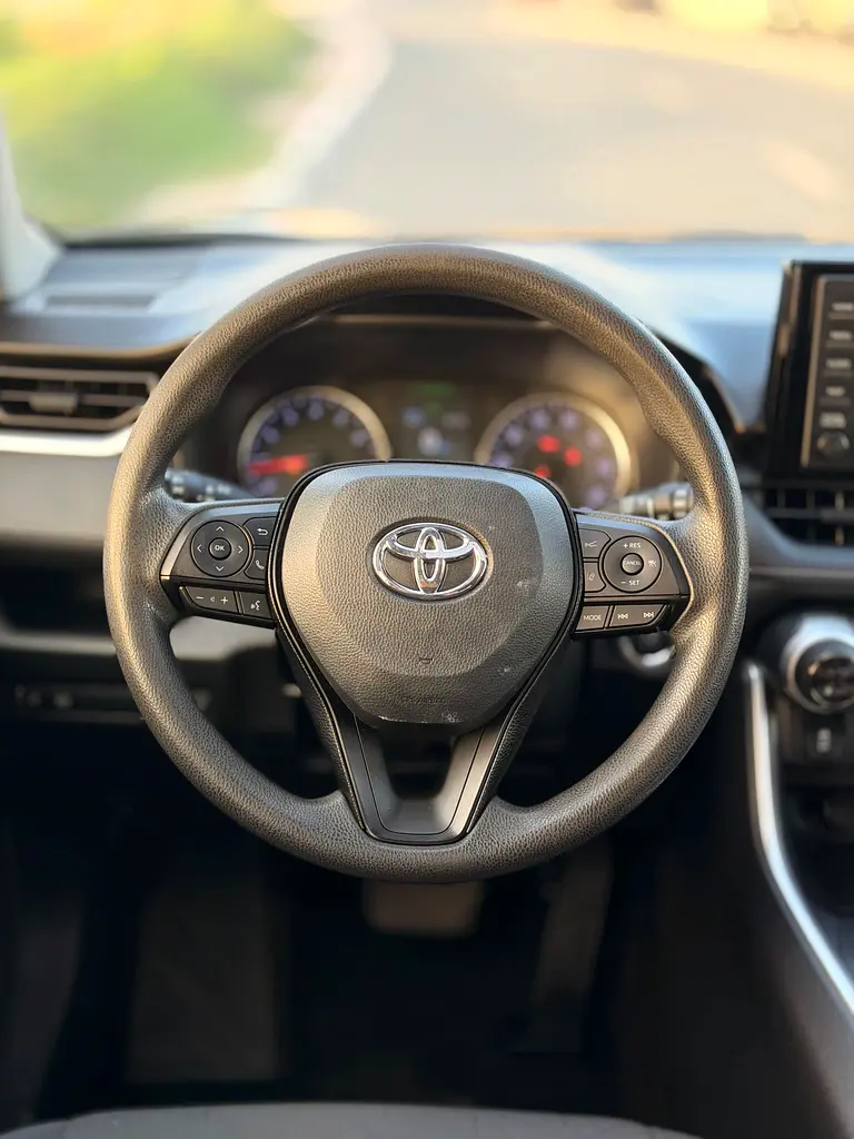 2019 Toyota RAV4 XLE Premium -Well Maintained 4X4 - Image 14