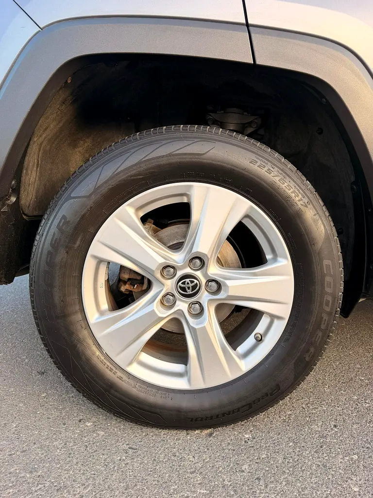 2019 Toyota RAV4 XLE Premium -Well Maintained 4X4 - Image 15