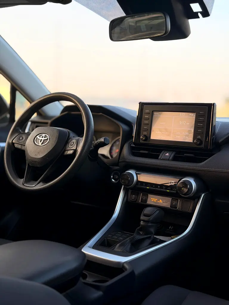 2019 Toyota RAV4 XLE Premium -Well Maintained 4X4 - Image 9