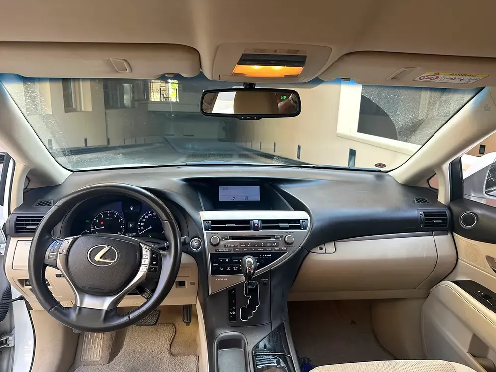 Lexus RX 350 Premier 2015 - GCC Specs - Excellent Condition - Image 4