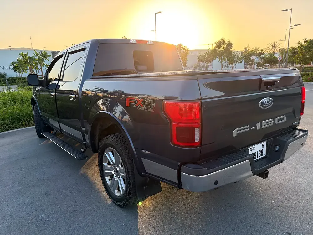 F150 full option 2019 4x4 Panoramic roof in excellent condition - Image 11