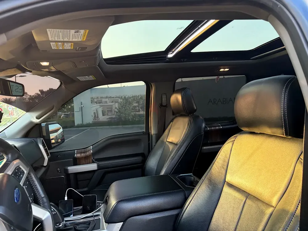 F150 full option 2019 4x4 Panoramic roof in excellent condition - Image 12