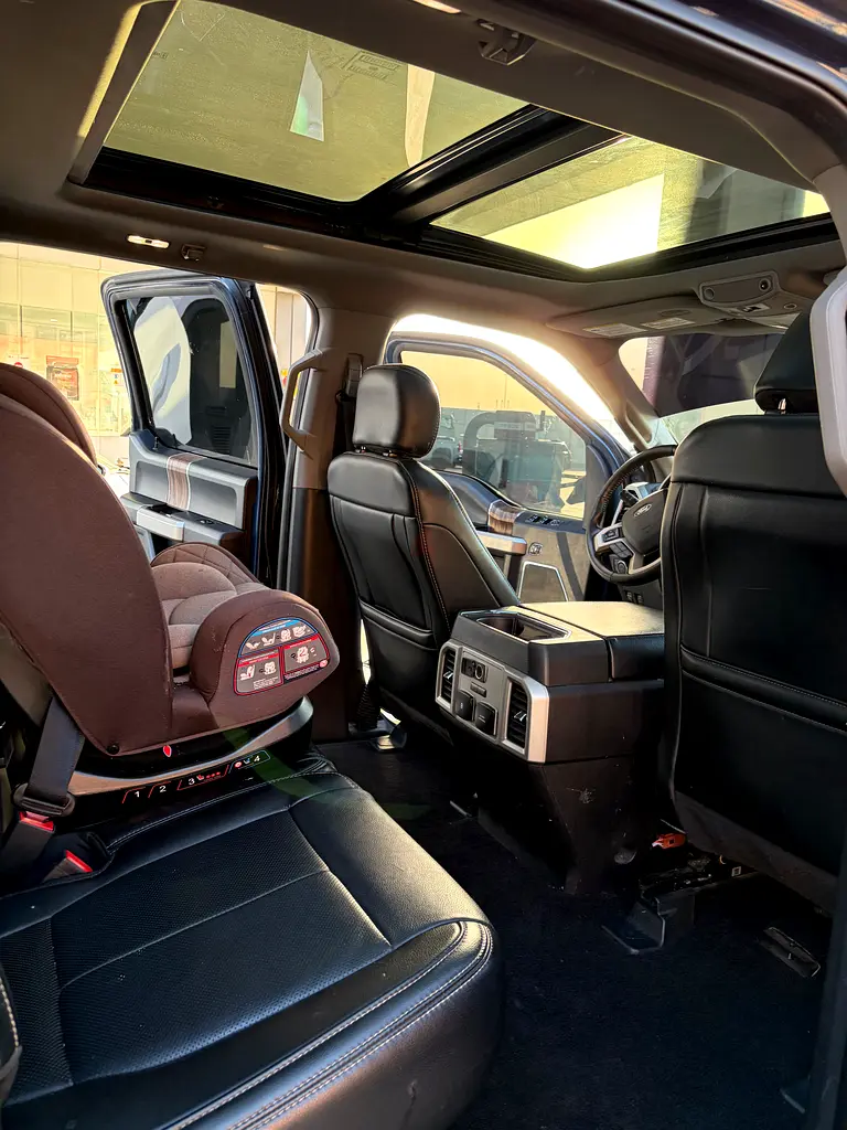 F150 full option 2019 4x4 Panoramic roof in excellent condition - Image 15