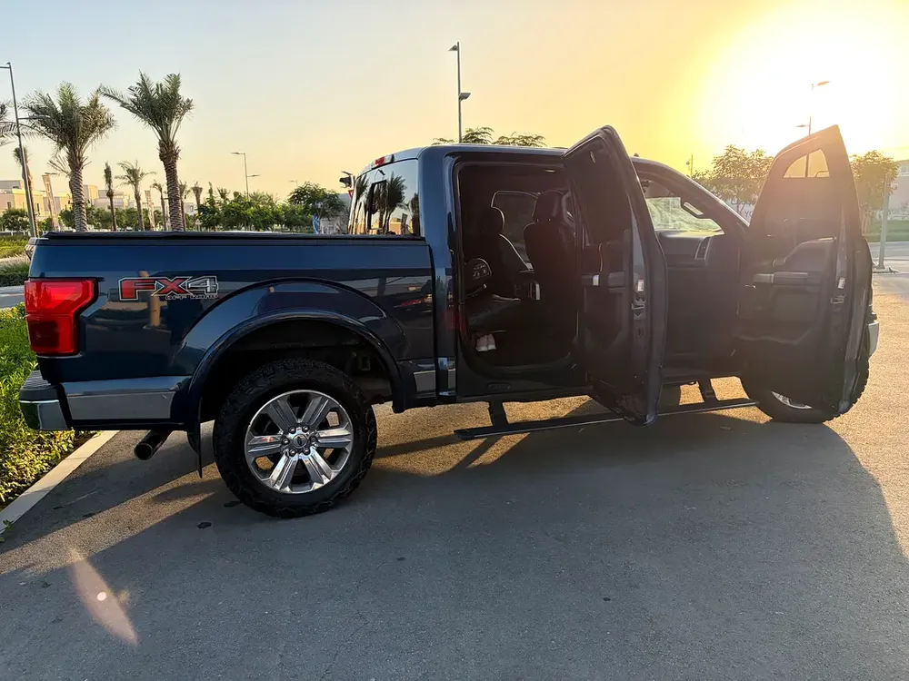 F150 full option 2019 4x4 Panoramic roof in excellent condition - Image 17