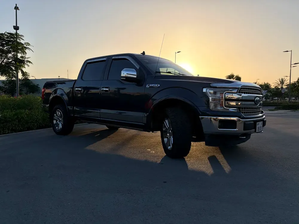 F150 full option 2019 4x4 Panoramic roof in excellent condition - Image 5