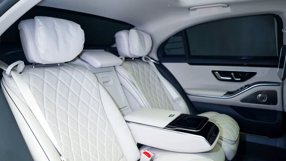 S500 AMG Line | AED 7,826 PM | Warranty  Service March 2029 | GCC - Image 7