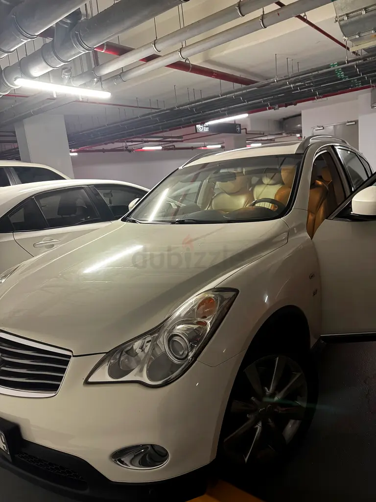 Infinity Q50 at good condition- less used clean - Image 7