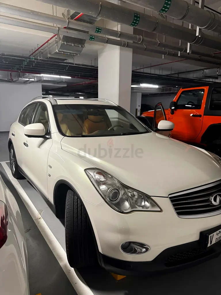 Infinity Q50 at good condition- less used clean - Image 8