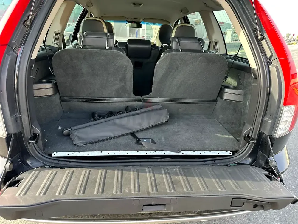 Well Maintained 2013 Volvo 7 seat -XC90 Comfort 5ST - GCC Specs - Image 7