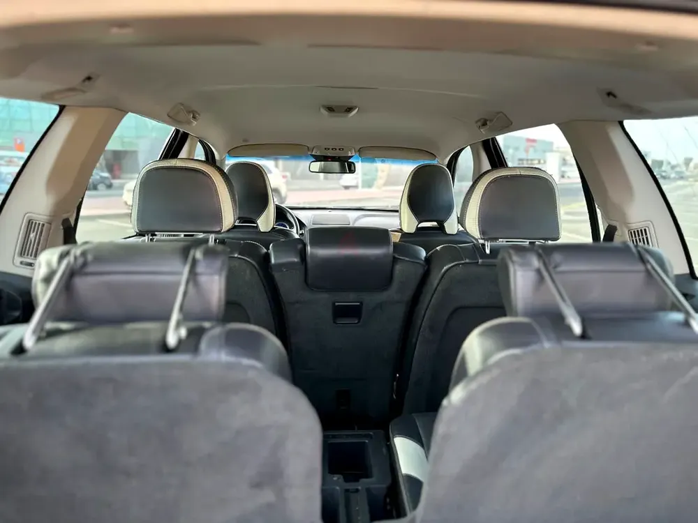 Well Maintained 2013 Volvo 7 seat -XC90 Comfort 5ST - GCC Specs - Image 9