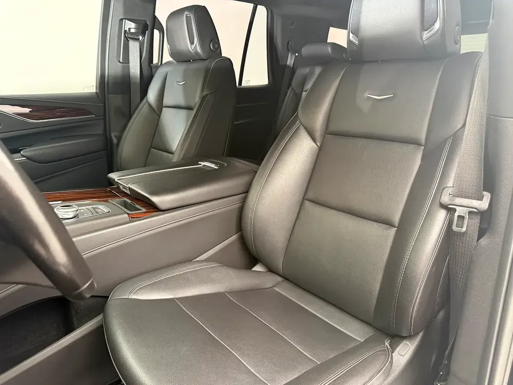 Cadillac Escalade Luxury 2021 GCC Specs - Excellent Condition - Image 10