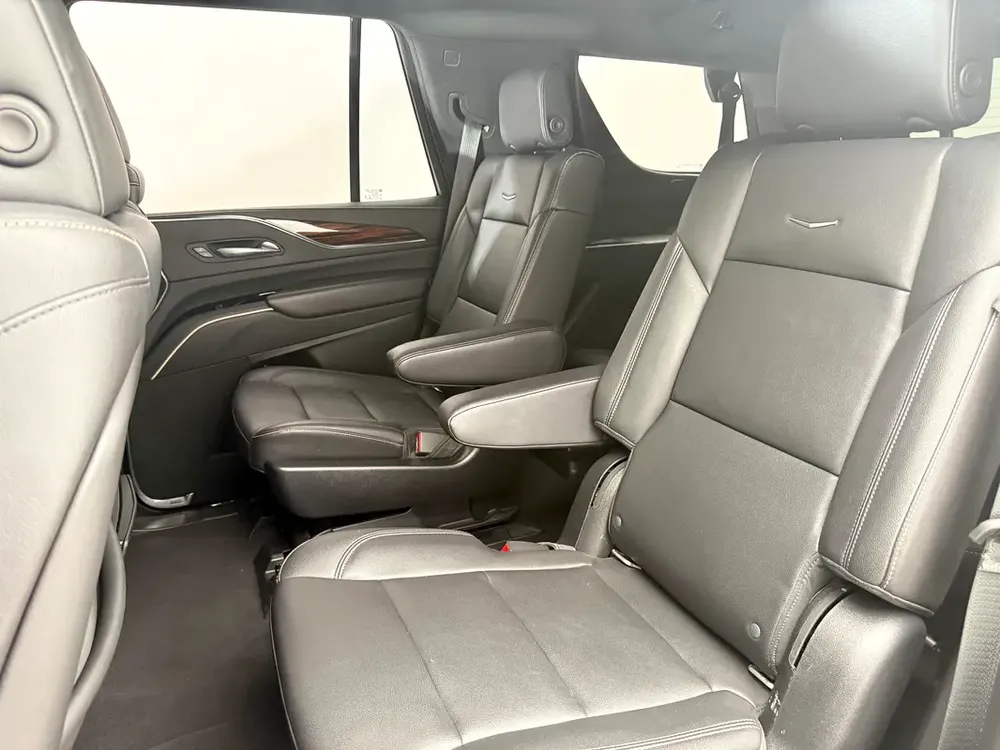 Cadillac Escalade Luxury 2021 GCC Specs - Excellent Condition - Image 11