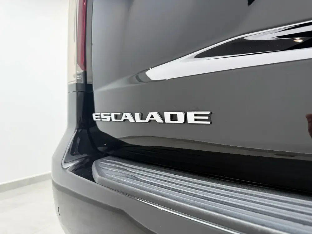 Cadillac Escalade Luxury 2021 GCC Specs - Excellent Condition - Image 16