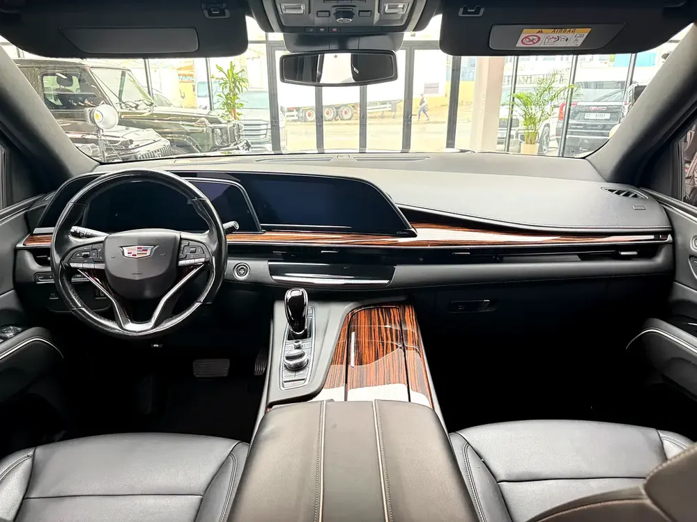 Cadillac Escalade Luxury 2021 GCC Specs - Excellent Condition - Image 8