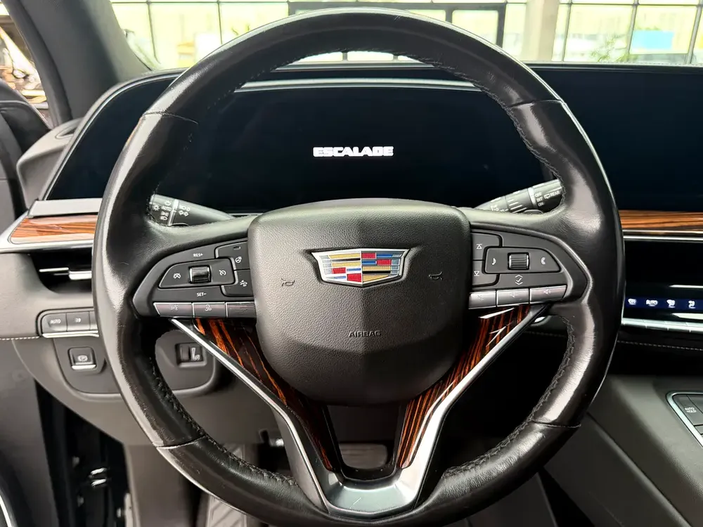 Cadillac Escalade Luxury 2021 GCC Specs - Excellent Condition - Image 9