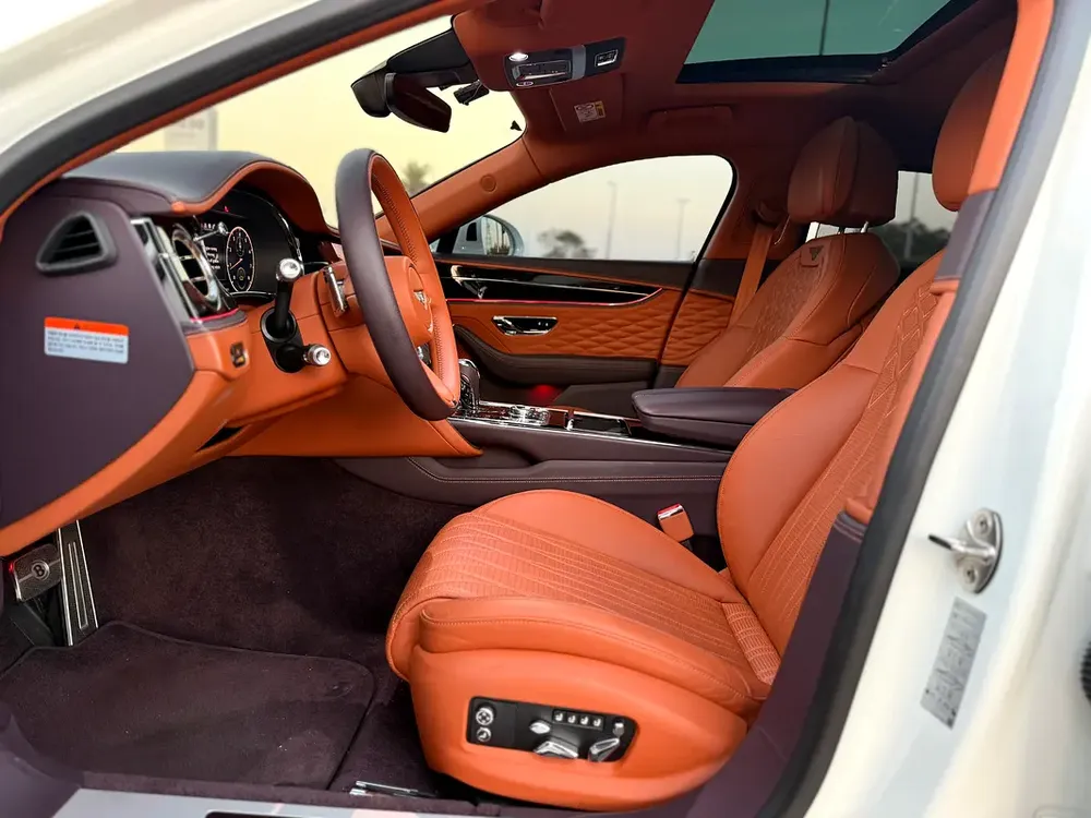 Bentley Flying Spur V8 S 2022 - Korean Specs - GCC Stock - Image 11