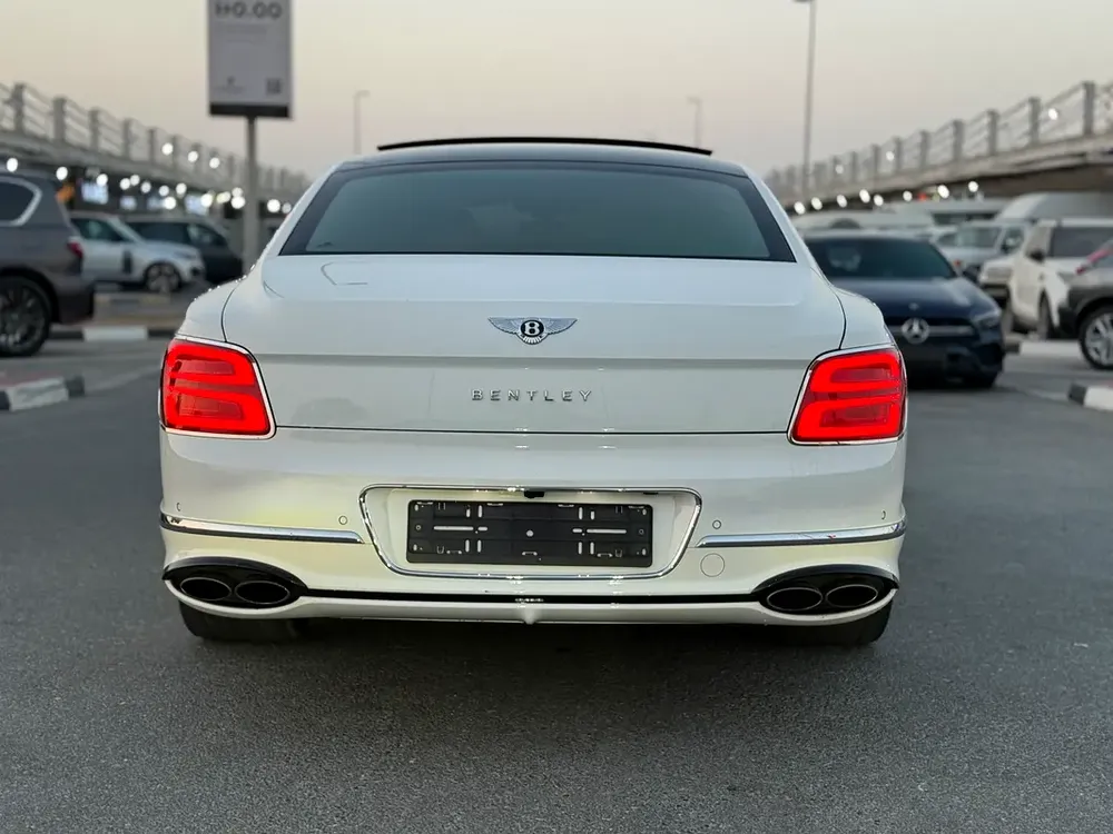 Bentley Flying Spur V8 S 2022 - Korean Specs - GCC Stock - Image 6
