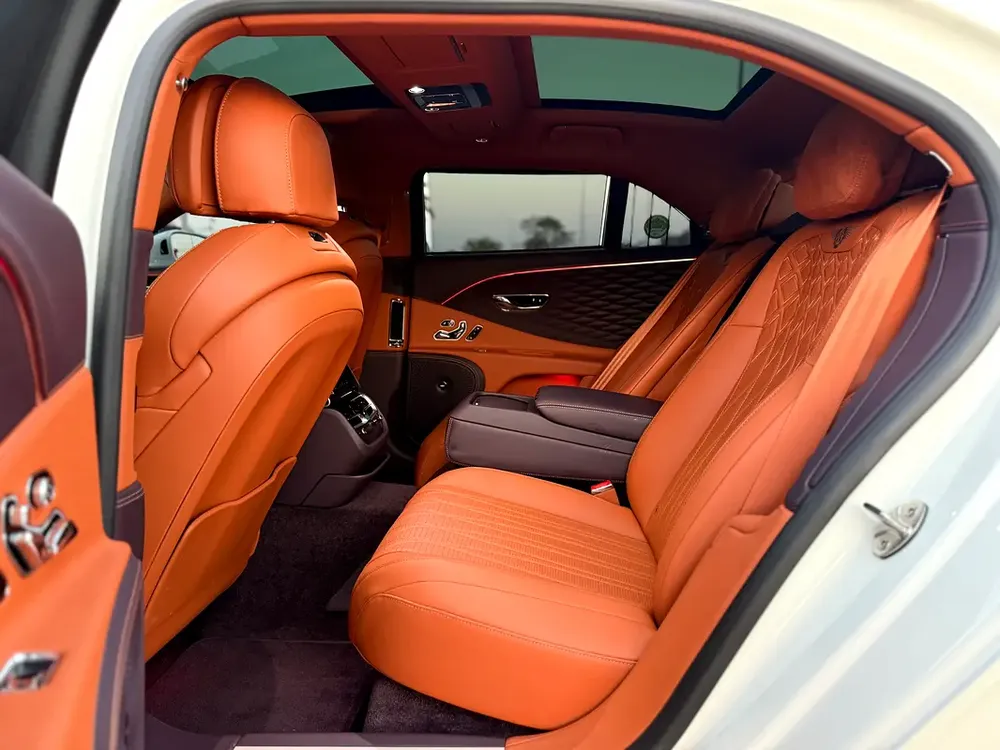 Bentley Flying Spur V8 S 2022 - Korean Specs - GCC Stock - Image 8