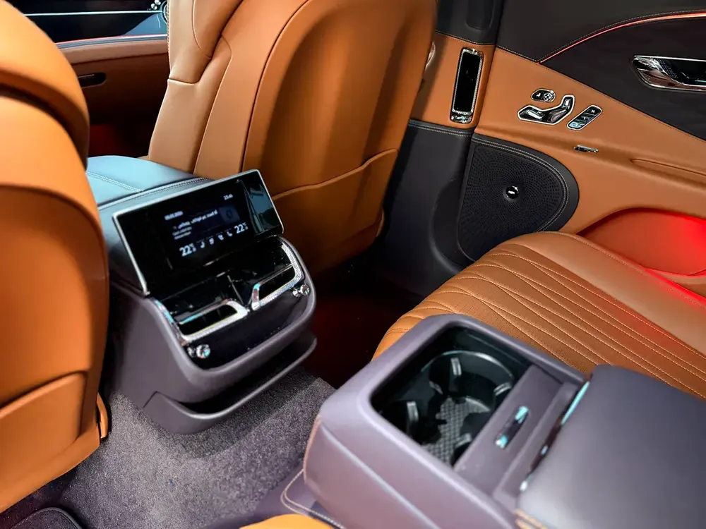 Bentley Flying Spur V8 S 2022 - Korean Specs - GCC Stock - Image 9