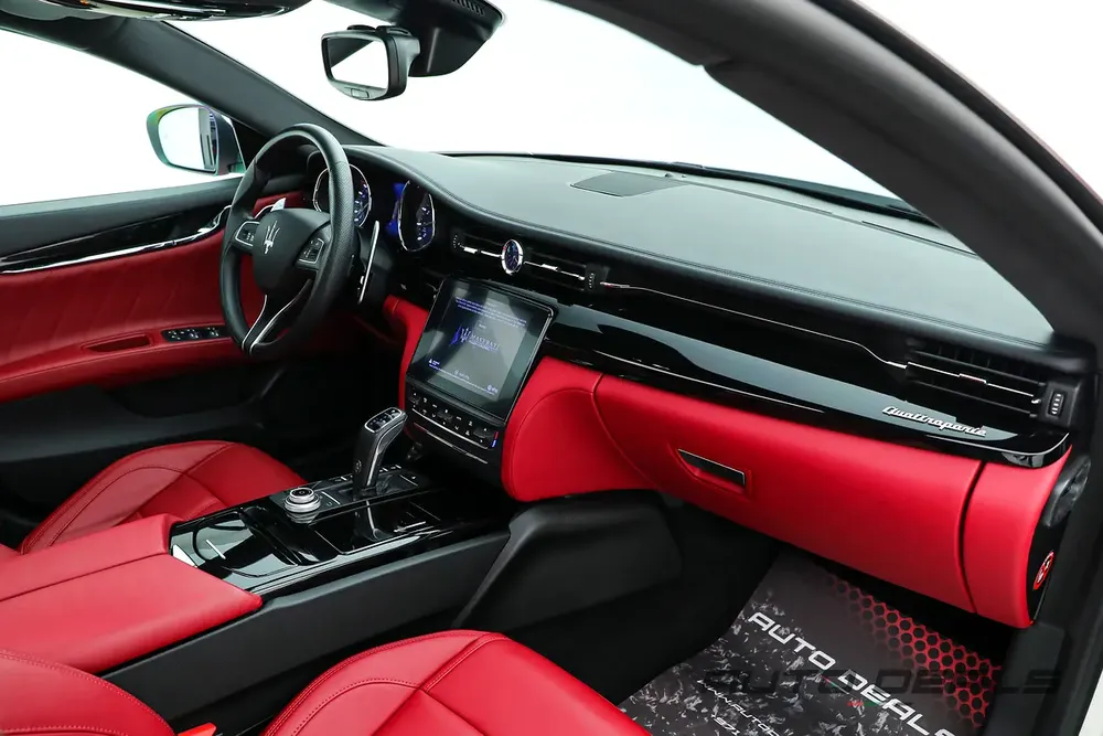 2020 Maserati Quattroporte GTS GranSport | GCC | Service Contract | Smooth Condition | Twin-Turbo V8 - Image 14