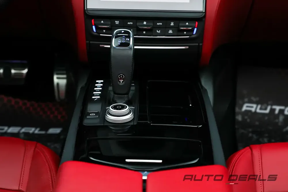 2020 Maserati Quattroporte GTS GranSport | GCC | Service Contract | Smooth Condition | Twin-Turbo V8 - Image 16