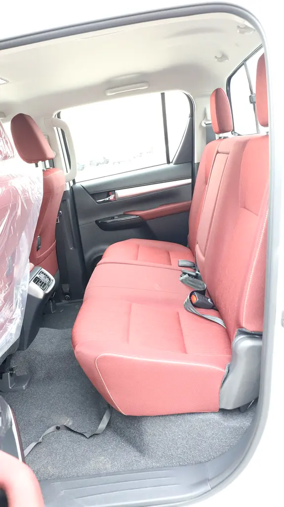 TOYOTA HILUX SR5 GLXS-G 2.7L A/T 2026 - Image 14