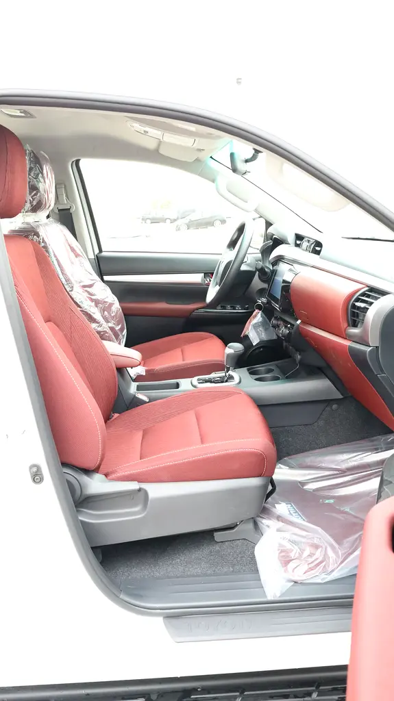 TOYOTA HILUX SR5 GLXS-G 2.7L A/T 2026 - Image 9