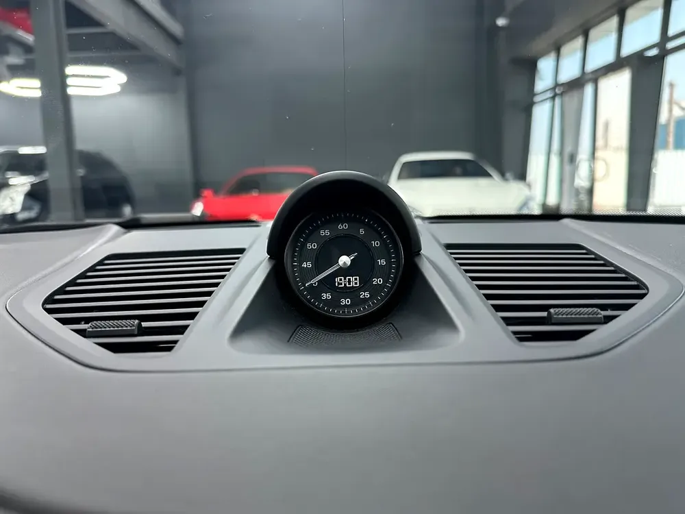 Porsche 911 Carrera 4S 2020 – Japan Spec – Only 18 500 km – Mint Condition - Image 12