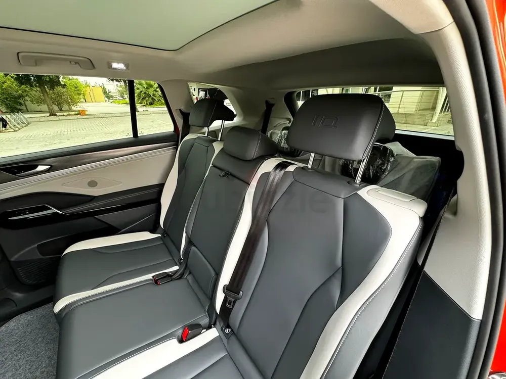 2022 Volkswagen ID.6 Crozz Pure+ |Electric SUV - Image 12