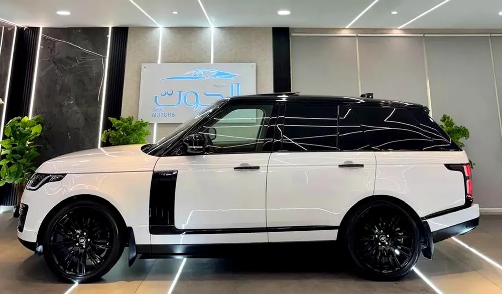 AUTOBIOGRAPHY RANGE ROVER VOGUE || GCC II FULLY LOADED || PERFECT CONDITION || ACCIDENT FREE - Image 11